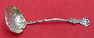 Sauce Ladle w/ design in bowl  6