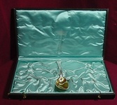 Ice Cream Server GW  w/ acorns in a fitted Tiffany presentation box  8 7/8