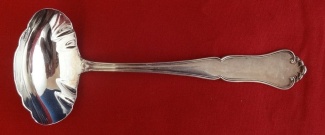 Gravy Ladle fluted 6 3/8