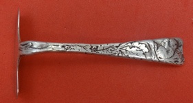 Baby Food Pusher w/ squirrel & oak leaves 3 1/4