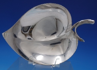 Candy Dish #25053  leaf shape  ball feet  c.1960  3.8oz  6