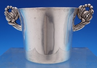 Child's Cup #40 w/ 2 handles  4 3/8