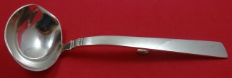 Gravy Ladle w/ rest  7 1/4
