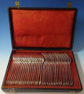 Dinner 2-pc Setting in fitted leather box  w/ oxblood interior  includes 18 dinner forks  8 1/4