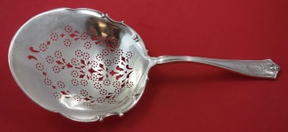 Saratoga Chip Server w/ scalloped rim  9