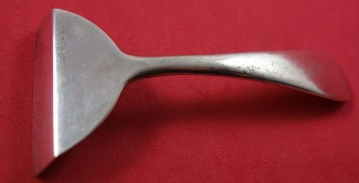 Baby Food Pusher original  3 1/4