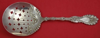 Pea Spoon w/ ruffled shoulders  8 1/2