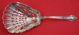 Saratoga Chip Server w/ applied lacing   Rare  8 1/2