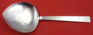 Tomato Server pointed  solid  8