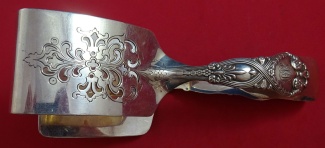 Asparagus Serving Tong pierced  brite-cut w/ small filigree piercing 7 1/2
