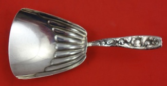 Almond Scoop with partridgeberry motif  4 1/4