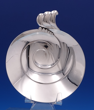Serving Dish modern swirl w/ bead design and ball feet #23113 M 5.2ozt 5