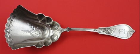 Cracker Scoop / Berry scoop frosted  brite-cut  9 1/8